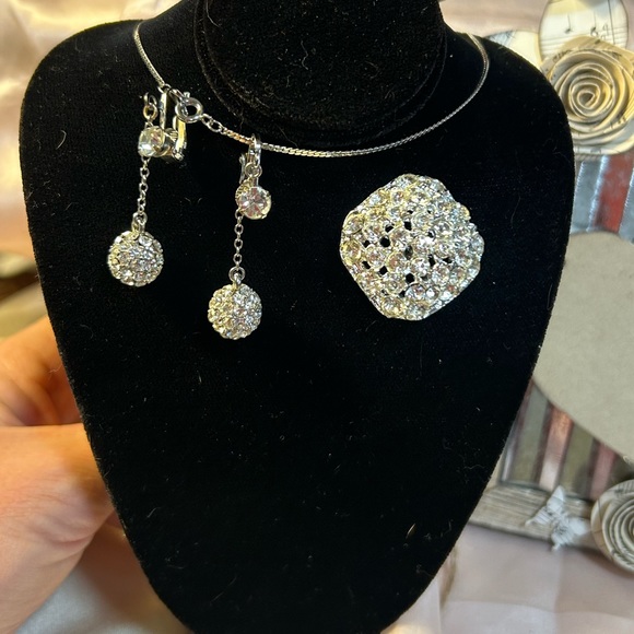 Earrings and brooch- rhinestone vintage, earrings are clip- ons - Picture 1 of 8